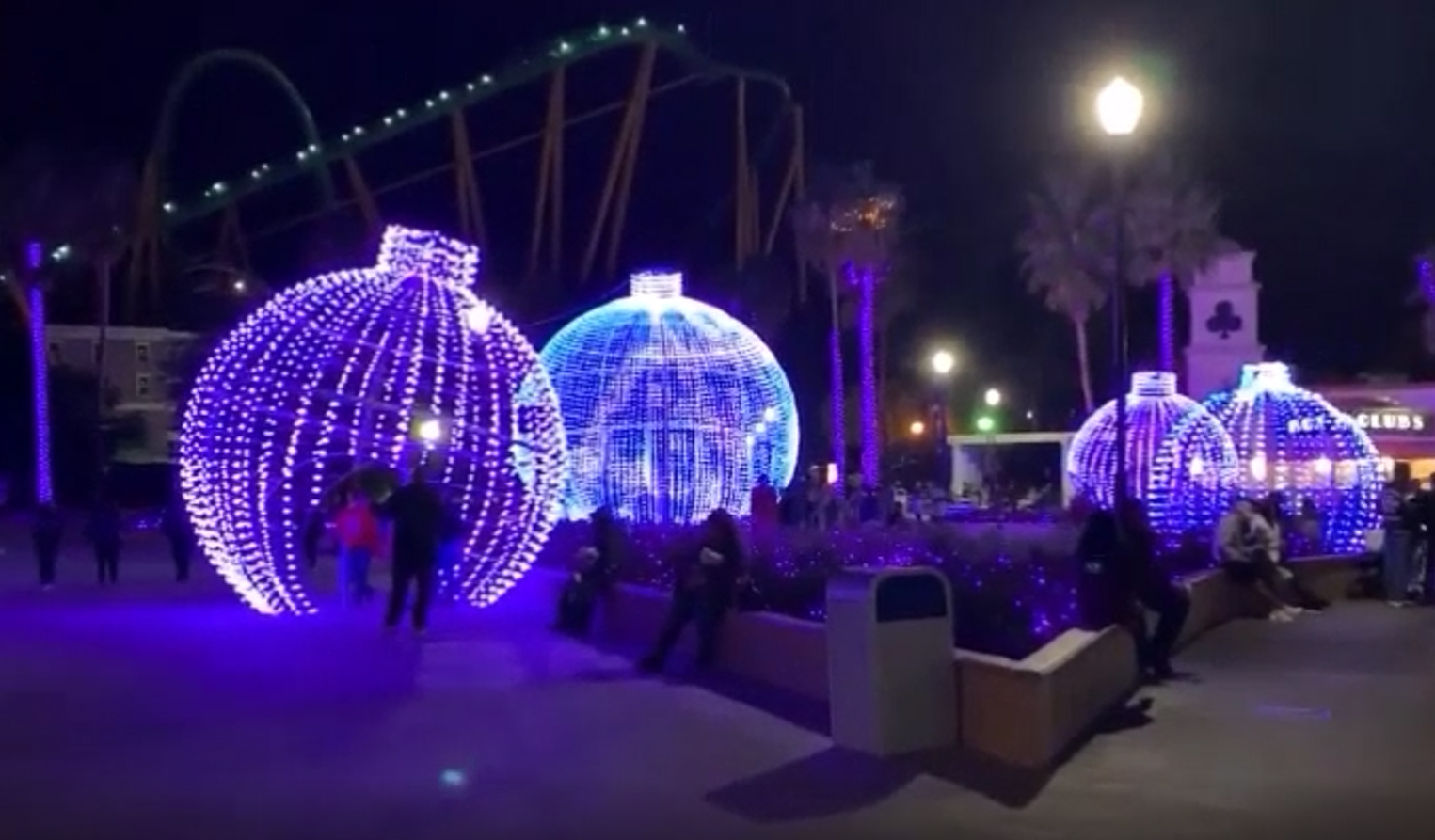 Giant Ornaments by Universal Concepts